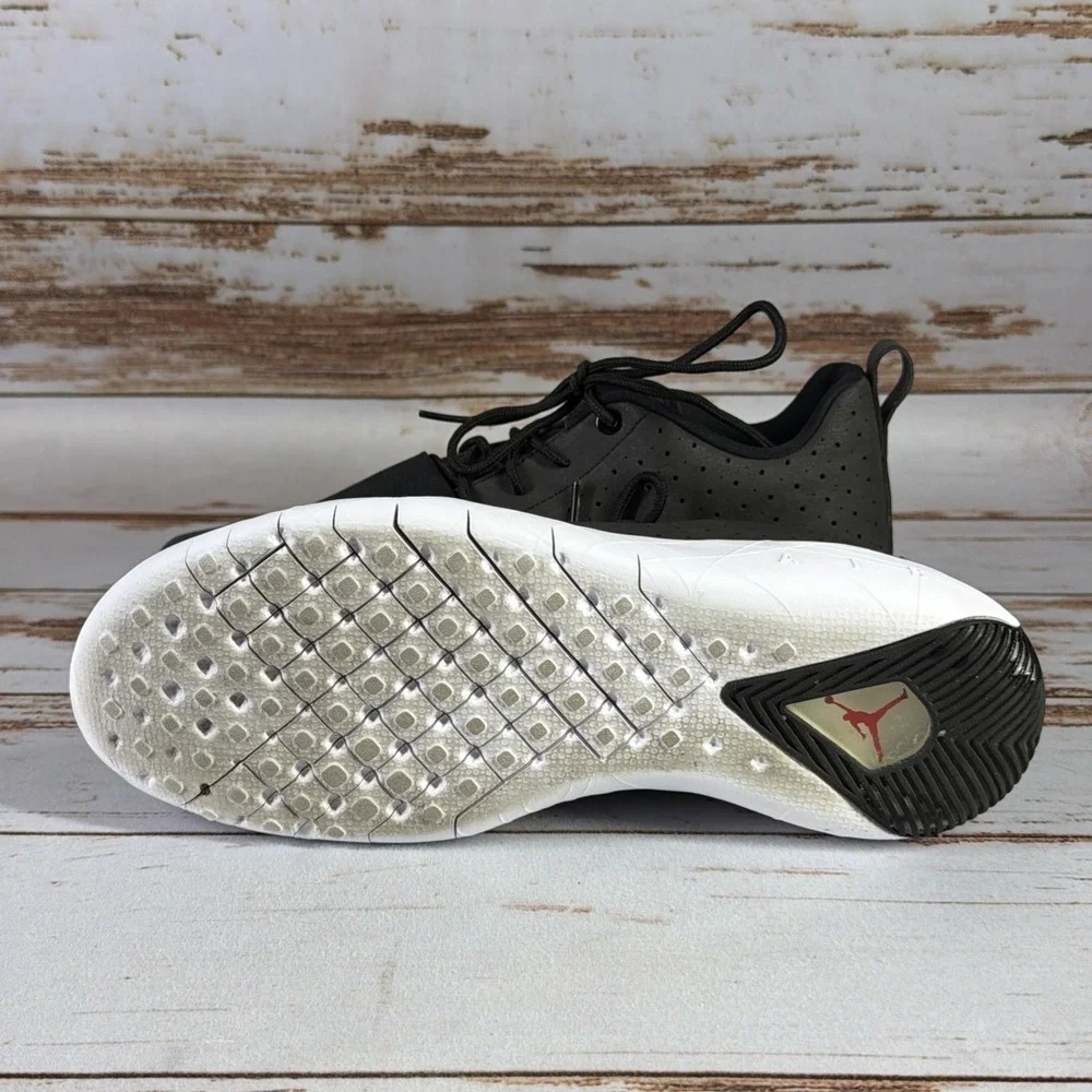 Nike Air Jordan Breakout 23 Black White Mens Size 10.5 Trainers 881449-001